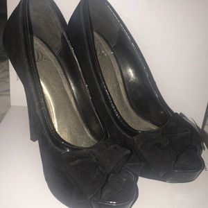 Timeless Black Pumps